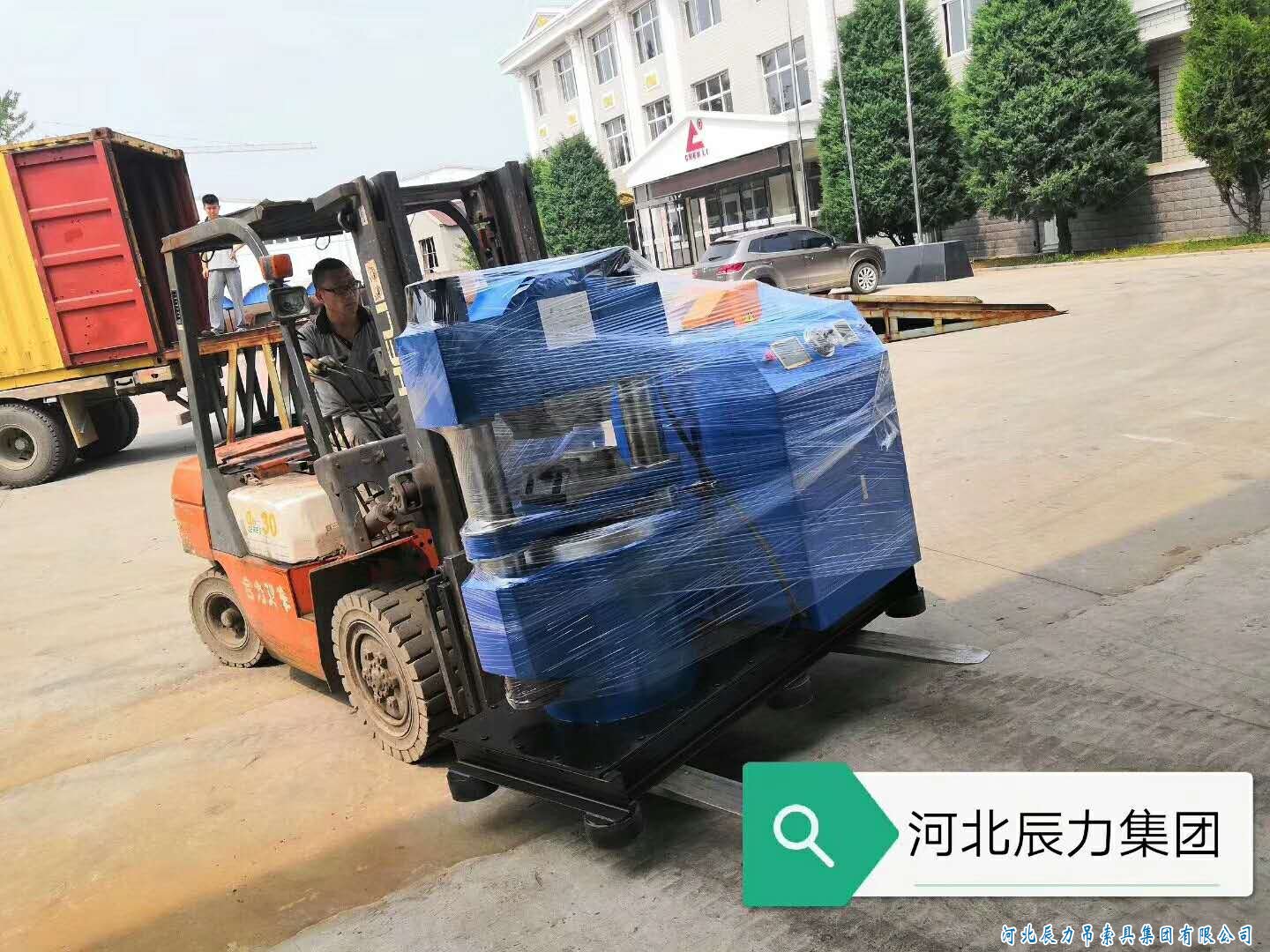 鋼絲繩纏放繩機器，鋼絲繩索具壓制機器，集體裝柜發(fā)貨